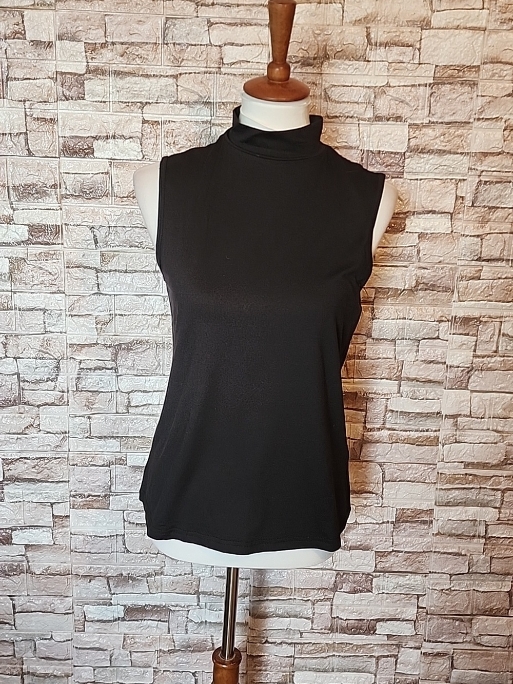 Chances R Brand New Black Sleeveless Turtleneck Top